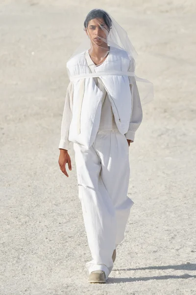 Look 2